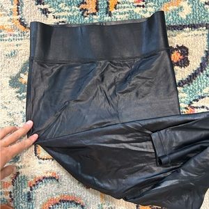 BANDIER GLOSSY BLACK LEGGING SIZE SMALL